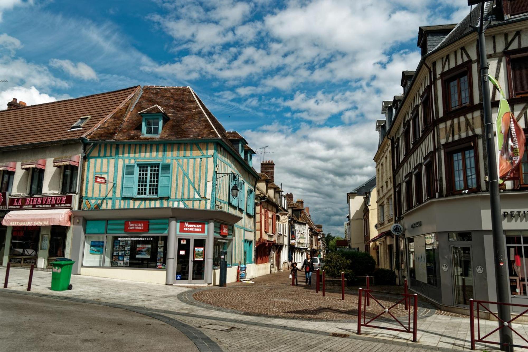Duplex Cosy Avec Netflix & Amazon Prime Apartment Beauvais Bagian luar foto